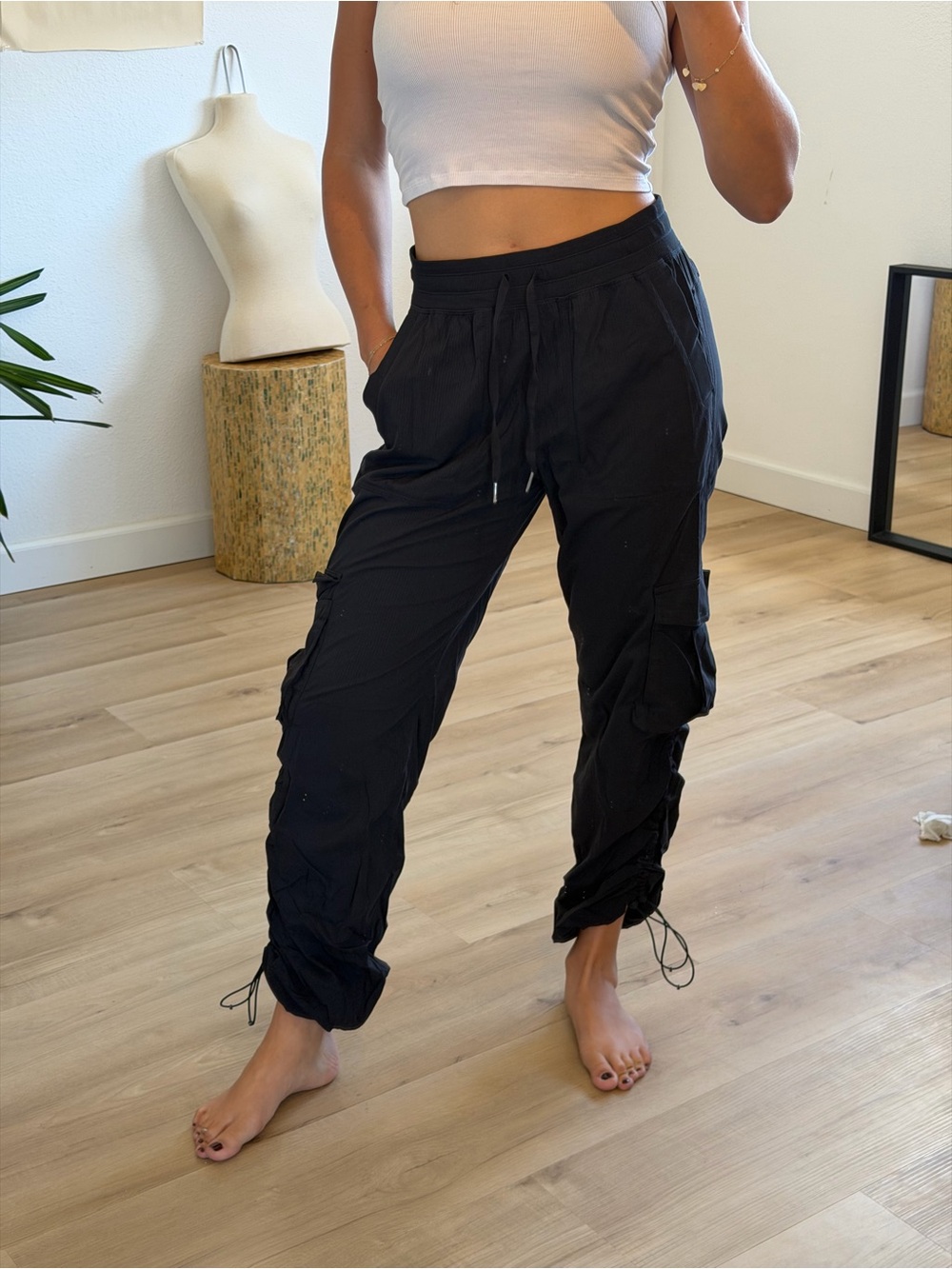 Lululemon Black Cargo Jogger Pants Drawstring Lightweight Women’s 8